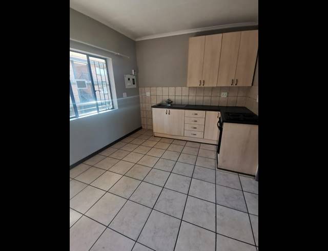 1 BEDROOM PROPERTY TO RENT IN DIE BULT